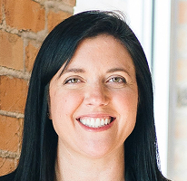 Portrait de Sophie Hartwell, chargée du service d'assistance à la clientèle, membre de l'équipe support